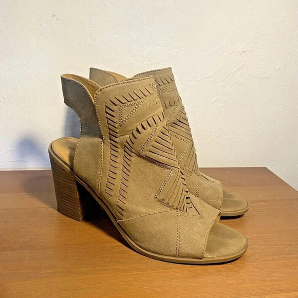 Universal Thread Edwina Open Toe Block Heel Booties Taupe Color Women's sz 11 - Picture 3 of 10